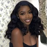 Short Black Body Wavy Synthetic Lace Front Wigs 10% Human Free Part Glueless Wig - Image 4